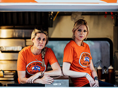 Julia and Eva in their food truck