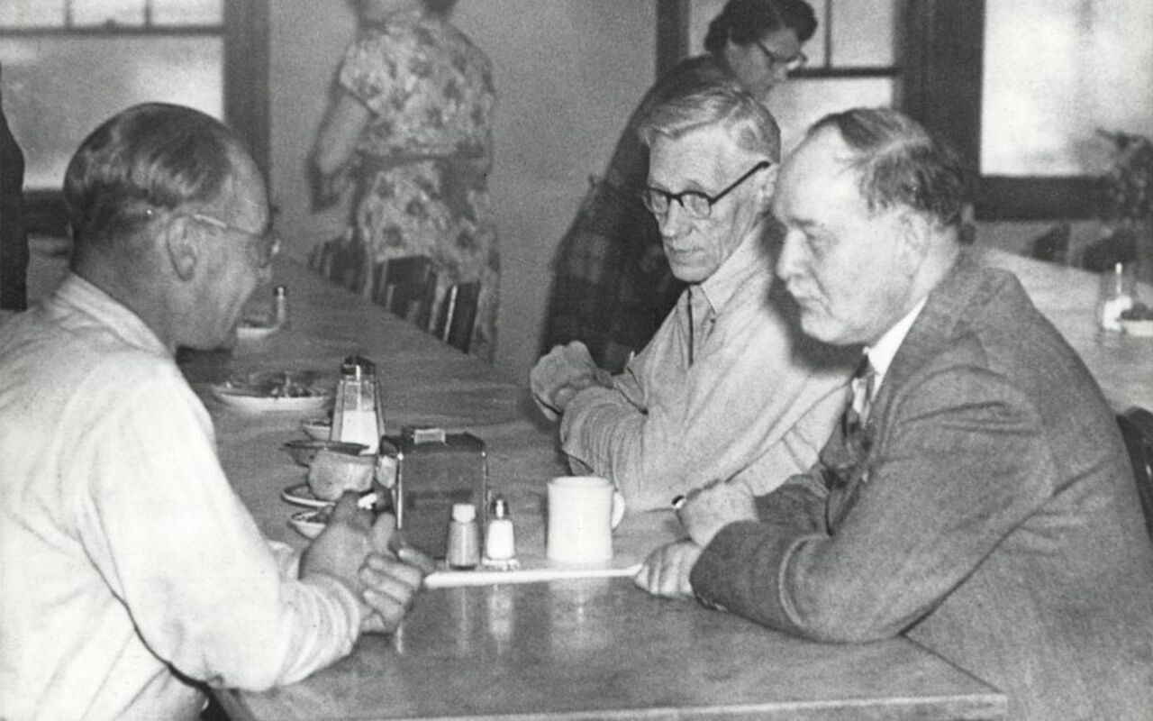 Horn having lunch with two employees